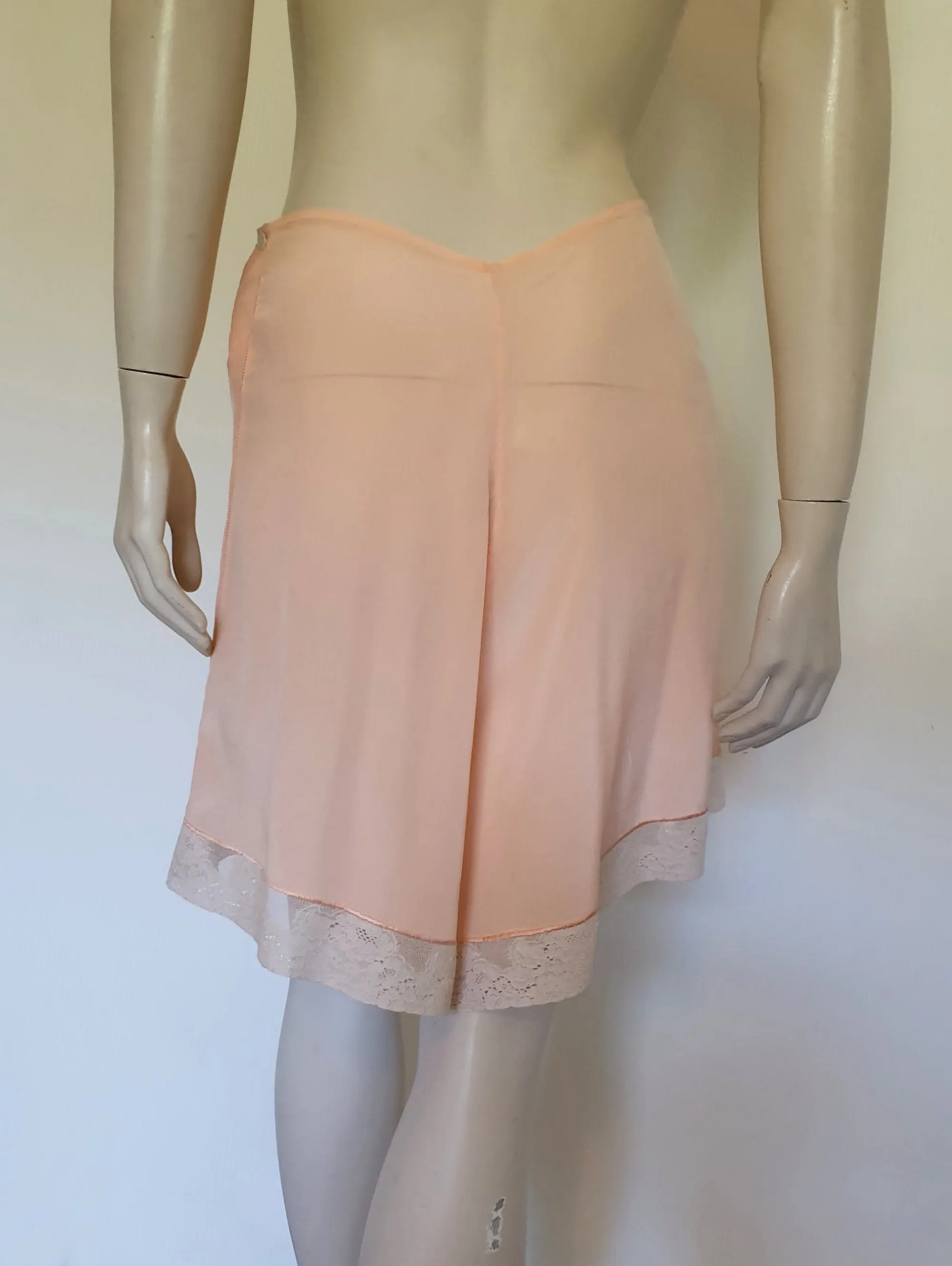 1930s Peach Silk Tap Pants - M to L