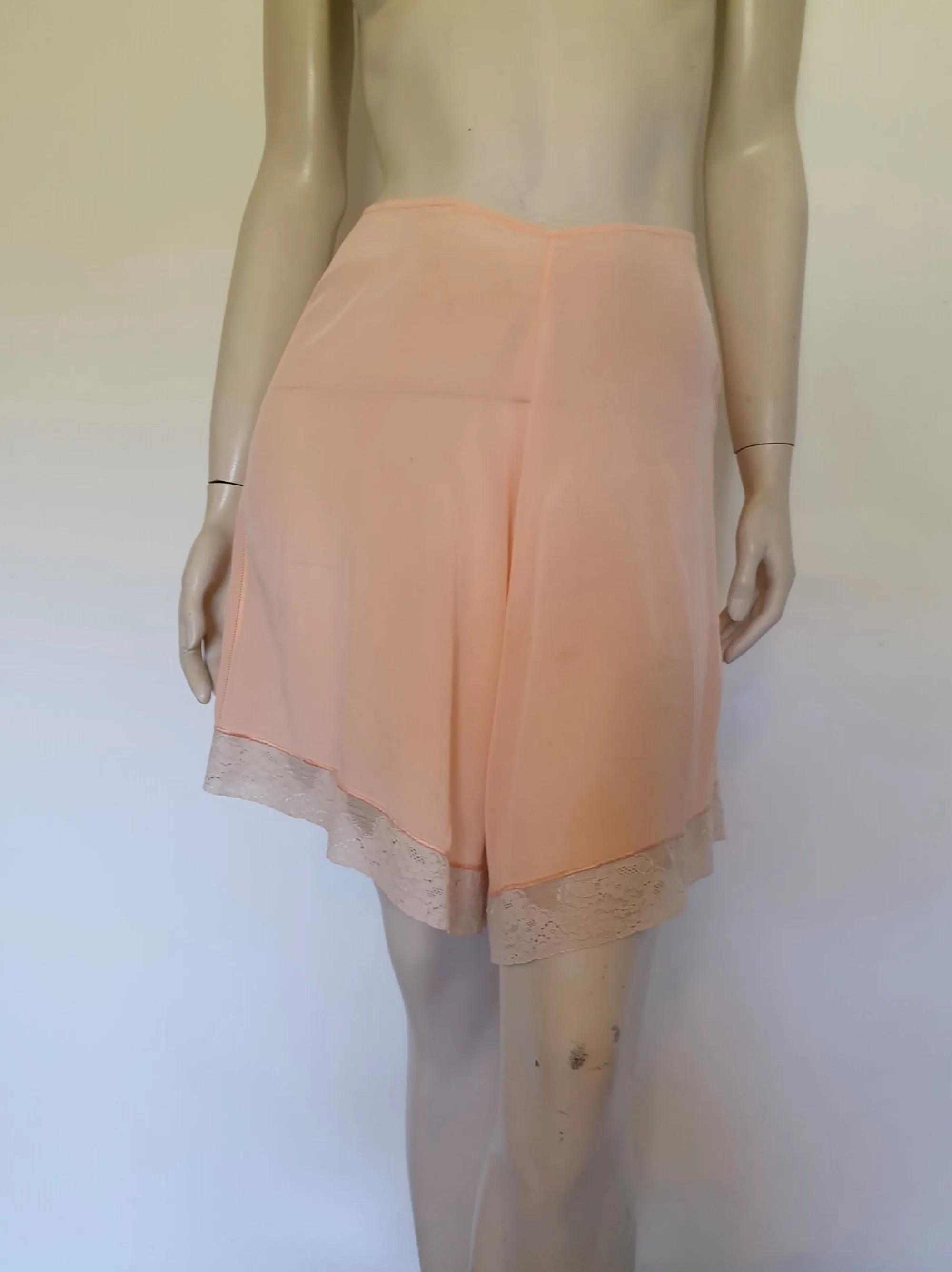 1930s Peach Silk Tap Pants - M to L