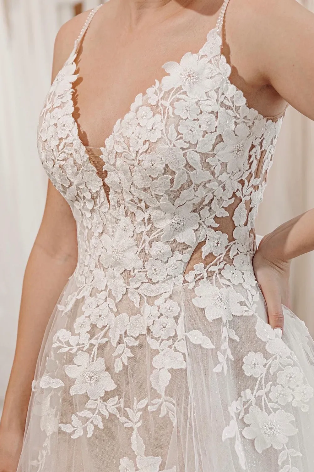 Dalia | Glitter Ivory A-Line Spaghetti Straps Long Wedding Dress with Appliques