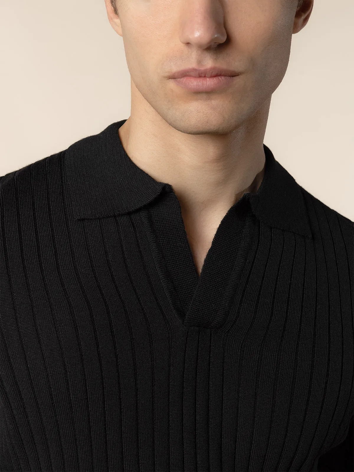 Shortsleeve Buttonless Ribbed Polo Black